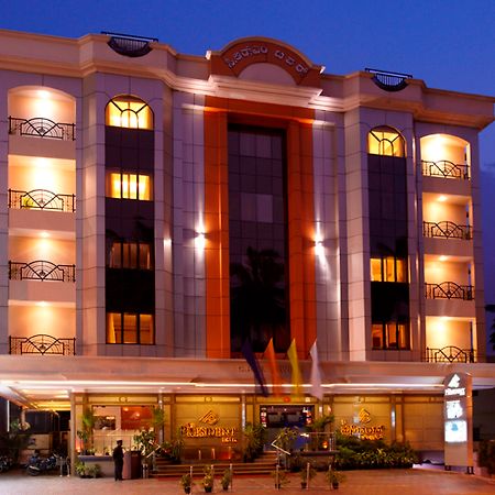 The President Hotel Bangalore Eksteriør billede