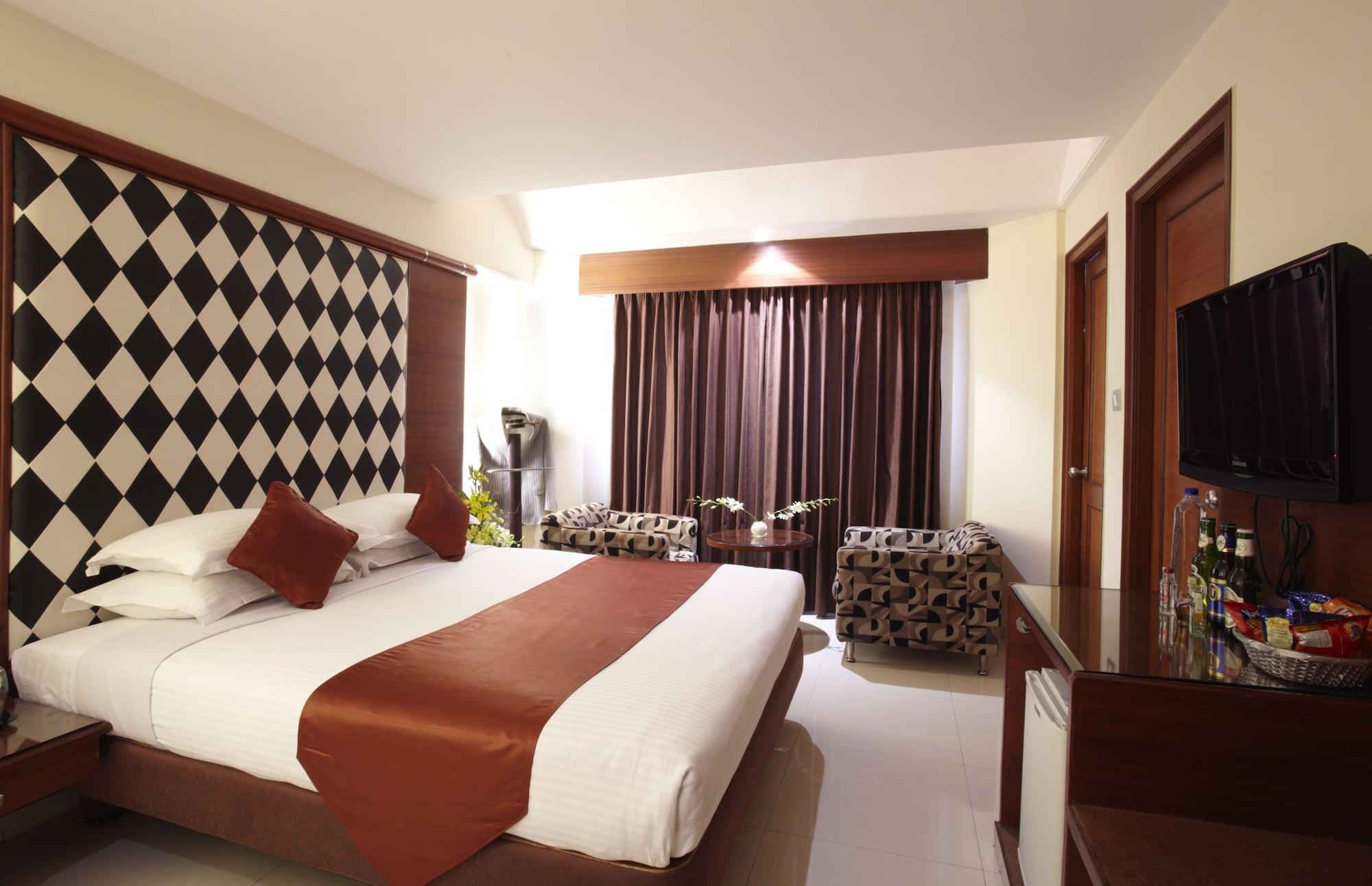 The President Hotel Bangalore Eksteriør billede