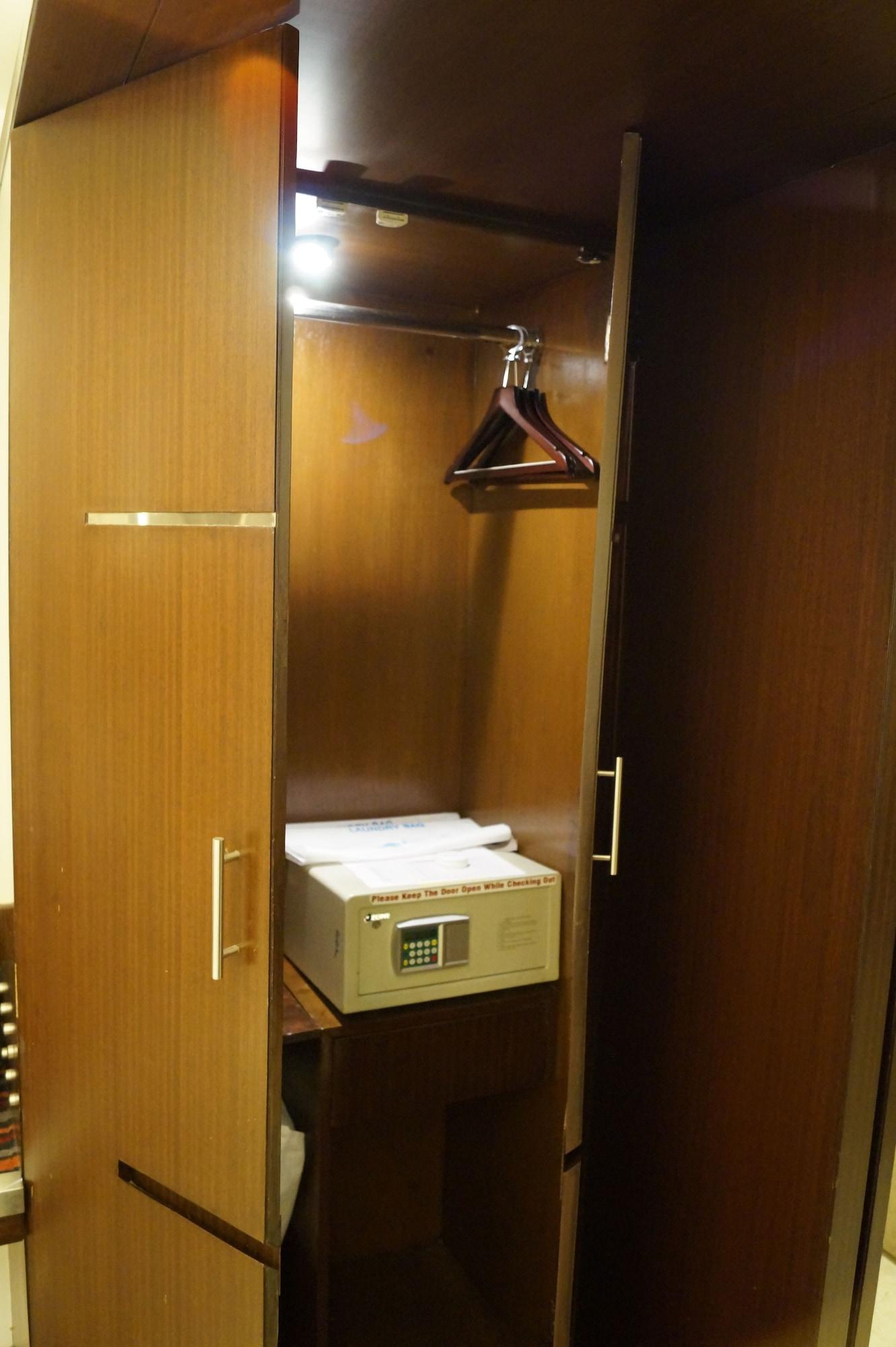 The President Hotel Bangalore Eksteriør billede