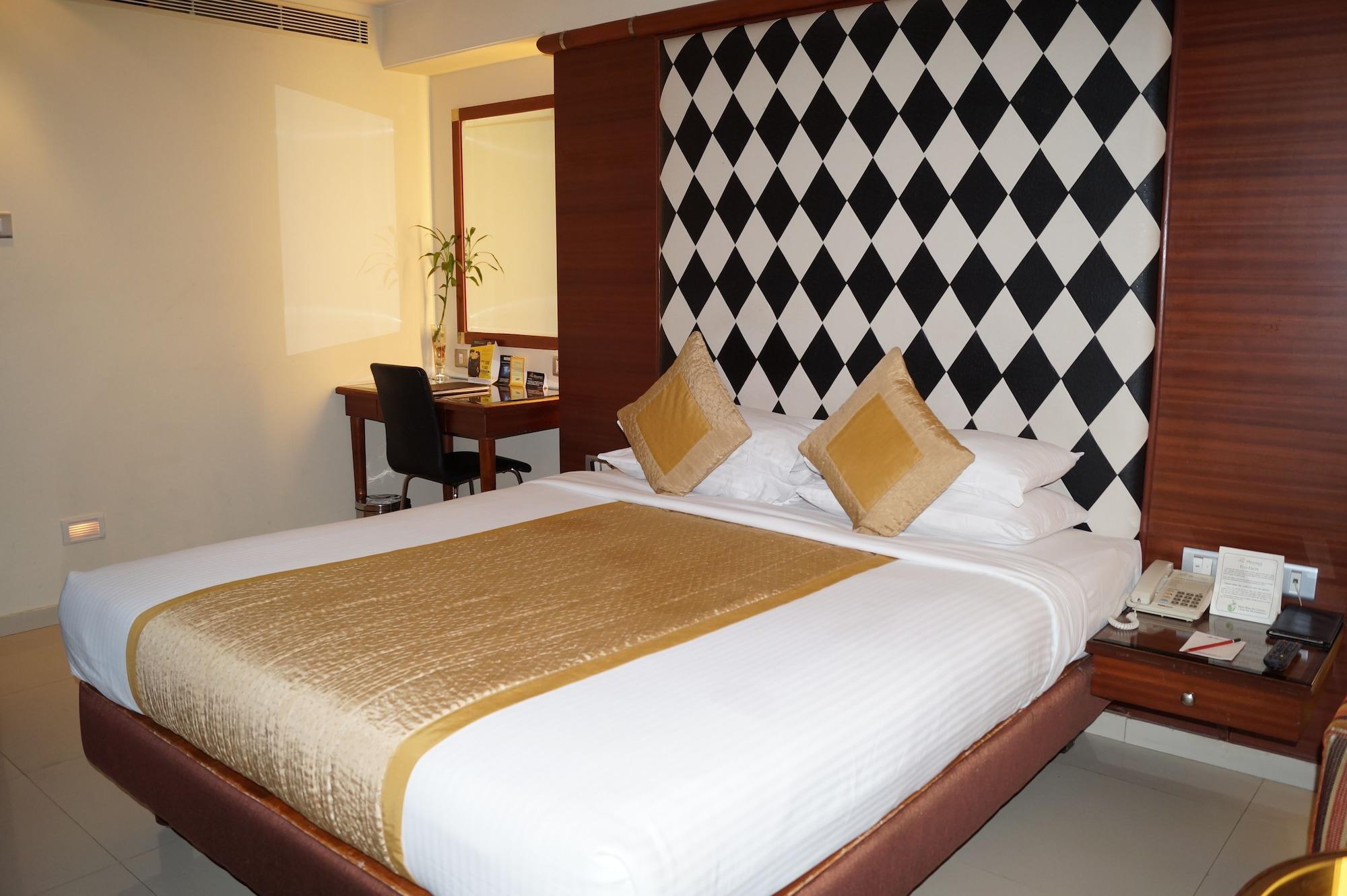 The President Hotel Bangalore Eksteriør billede