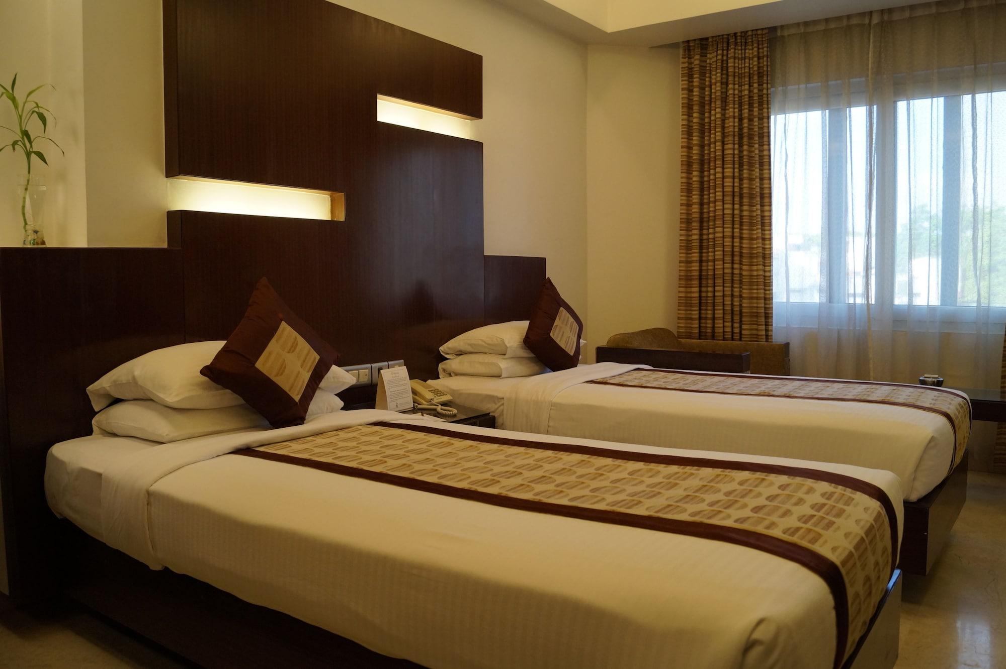 The President Hotel Bangalore Eksteriør billede