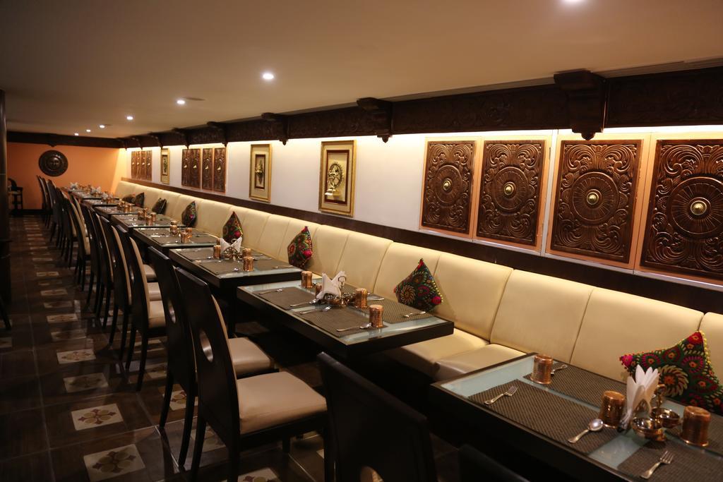 The President Hotel Bangalore Eksteriør billede