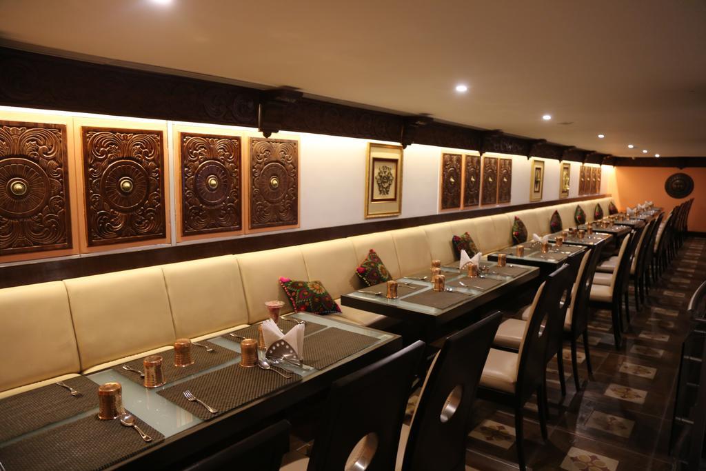 The President Hotel Bangalore Eksteriør billede