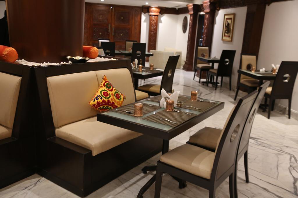 The President Hotel Bangalore Eksteriør billede
