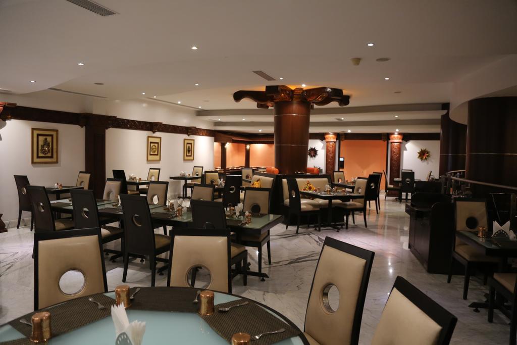 The President Hotel Bangalore Eksteriør billede