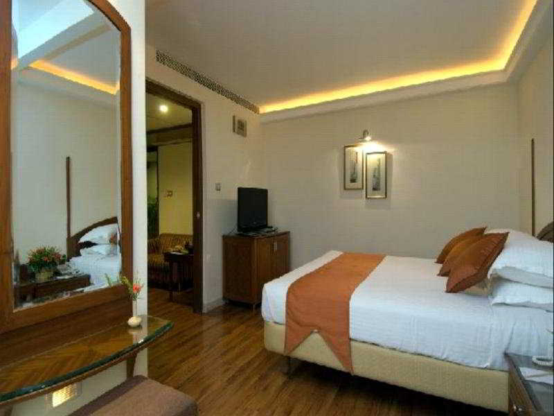 The President Hotel Bangalore Eksteriør billede