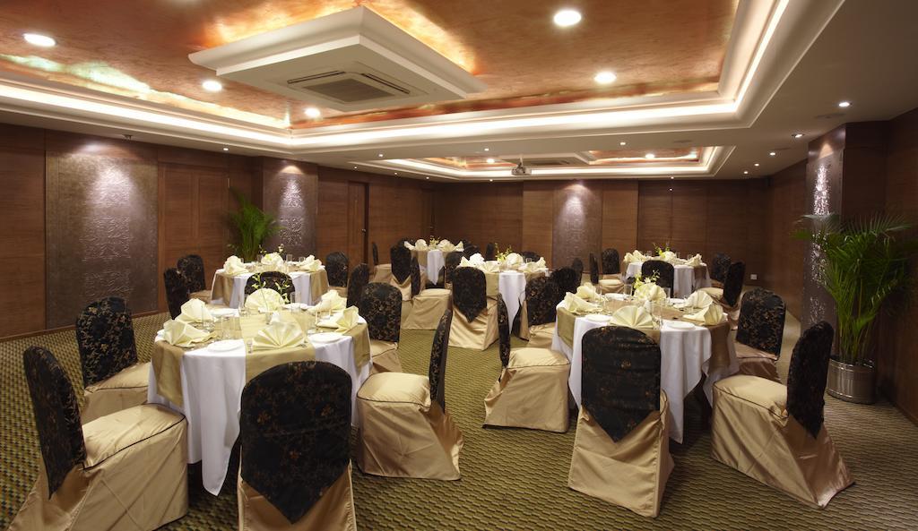 The President Hotel Bangalore Eksteriør billede